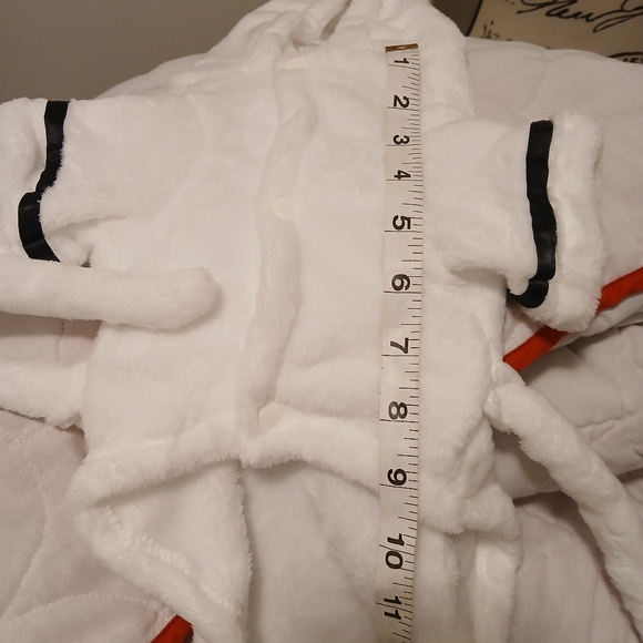 Pet Robe white soft plush with black trim sz Lg / XL small for small dog cat new - Picture 6 of 8